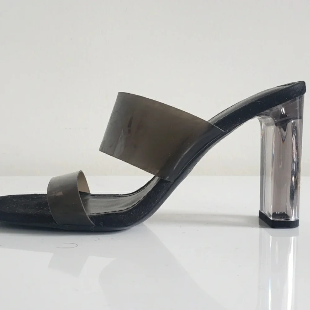 ZARA Acrylic Clear Block Heel & Smoke Grey PVC Translucent Straps - LIKE… - Picture 2 of 5